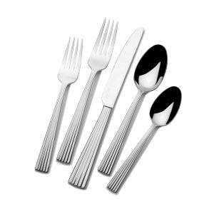Oaklyn 20 Piece Flatware Set. Service for 4