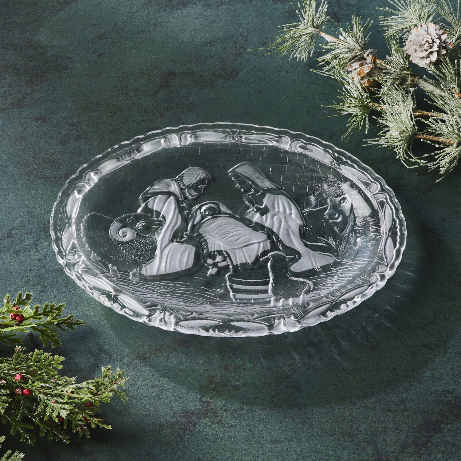 Rejoice Crystal Nativity Small Plate with Stand - Image 4